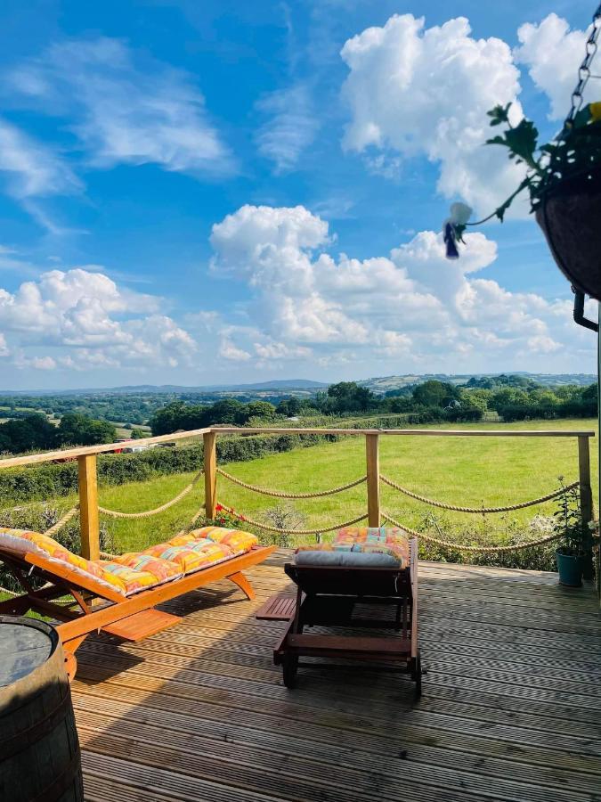 Bespoke Luxury Huts With Hot Tubs. Located In The Black Mountains. Llanveynoe Exterior foto