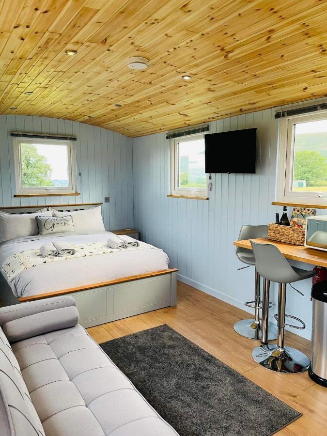 Bespoke Luxury Huts With Hot Tubs. Located In The Black Mountains. Llanveynoe Exterior foto